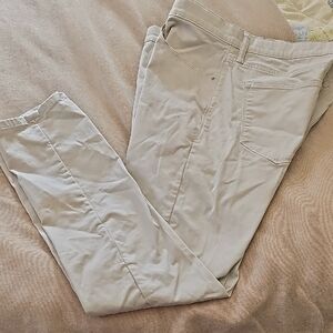 Dockers Men's Alpha Khakis